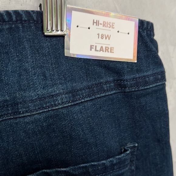 NWT Tinseltown Women Hi-Rise Pull on Flare Jeans Size 18W - Picture 9 of 11